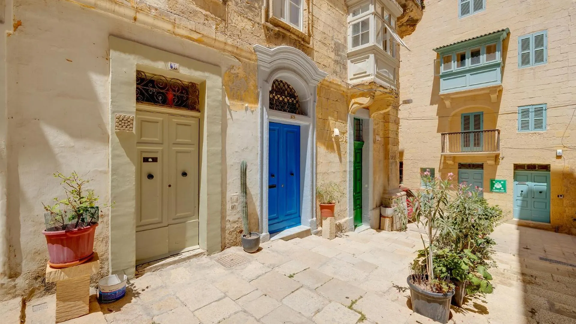 Trendy Studio Retreat In Historic La Valletta