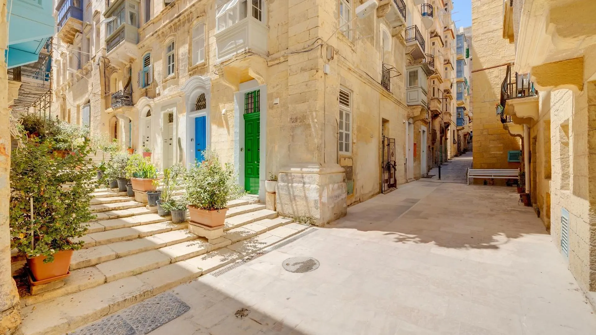 Trendy Studio Retreat In Historic La Valletta 0*,