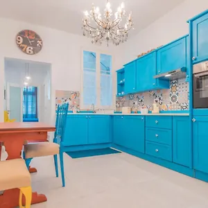 Blue Waves With Maltese Balcony Appartement